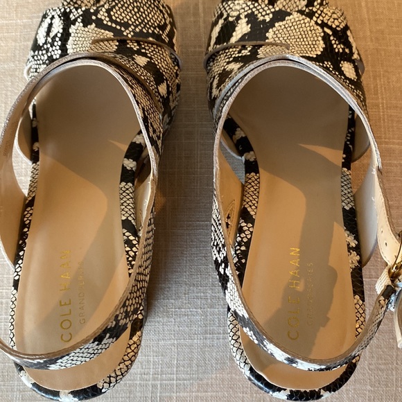 COLE HAAN Laci Platform Wedge Sandal - Picture 4 of 9